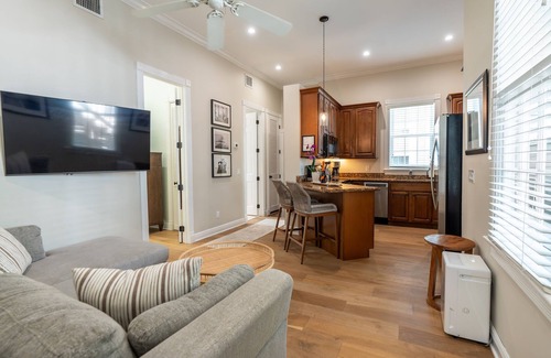 Old Town House | American Shoal Light Suite