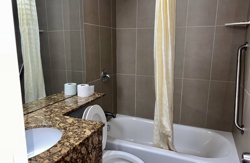 Coral Shores Hotel | Americas Best Inn and Suites Fort Lauderdale North