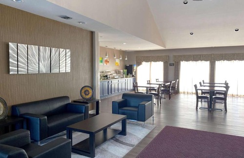 Fort Atkinson Hotel | AmericInn by Wyndham Fort Atkinson