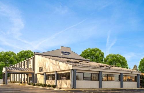 Woodstock Hotel | AmericInn by Wyndham Woodstock IL