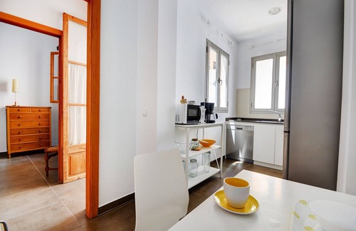 El Arenal Ski Chalet | Amilcar House within 180 meters from the beach of Playa de Palma