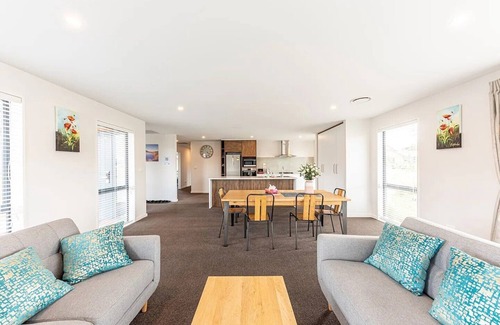 Lake Tekapo Apartment | Amore 3bdr Lake Apartment