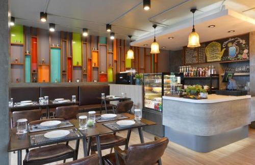 Amphawa Hotel | Amphawa Riverfront Hotel