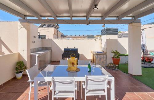 Benajarafe Apartment | Amplio Ático De 2 Habitaciones