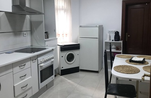 Salesas Apartment | Amplio y Semi Céntrico. Zona Pinchos