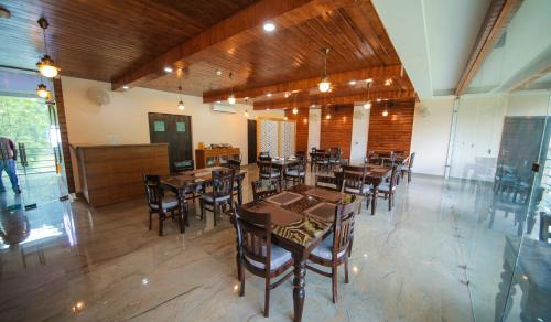 Dunda Hotel | Amritara Social Palace, Uttarkashi