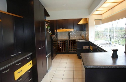 Whakatane House | An executive style home nestled in a quiet cul de sac .