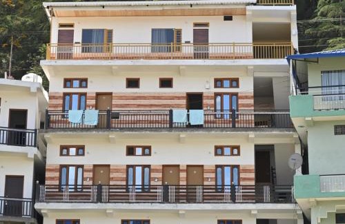 Barkot Bed & Breakfast | An Himalayan View by StayApart