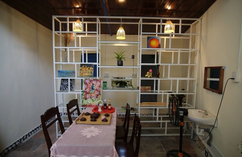 Hue City Centre Bed & Breakfast | An Homestay Hue - Train station walking