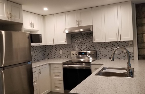 Sardis House | An outdoor lover's pastoral & mountain view escape