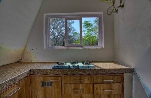 Gunehr Cottage | An unique enchanting mountain cottage!