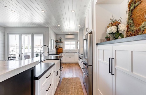 West Newport Condo | An Unmatched Beauty | Immaculate Interior | Rooftop Deck w/Fireplace | 3-Floors of Perfection