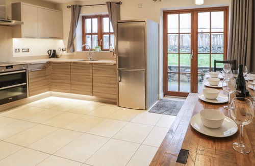 Llanbedr Cottage | ANADLU, pet friendly, with a garden in Llanbedr