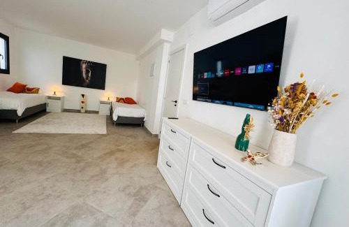 Torre de Benagalbon Apartment | Ananda - Minimalismo y Descanso By Villa Chanel Boutique Apartments