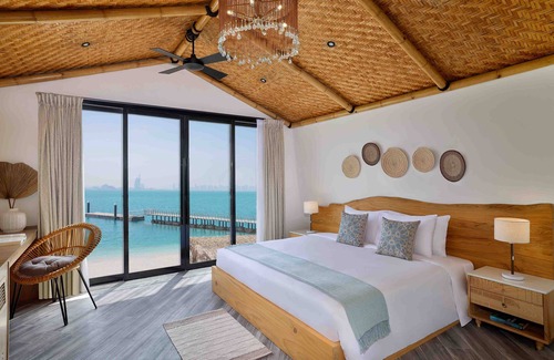 Dubai Hotel | Anantara World Islands Dubai Resort