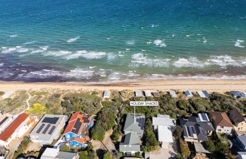 Frankston House | Anchor Beachfront - Pet Friendly on the Beach