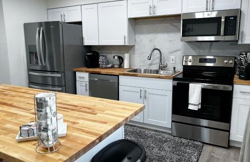 Spenard Apartment | Anchorage midtown apartment-Wyoming 2