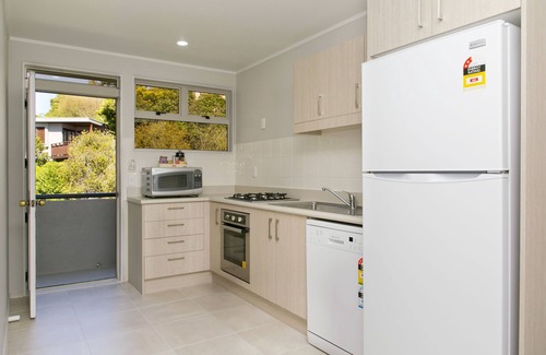 Two Mile Bay Hotel | Anchorage Resort Taupo