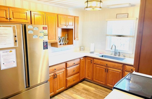 Windy Hill House | ANCHORS UP! UPDATED, SALTWATER POOL, DOG FRIENDLY, AND JUST STEPS TO THE BEACH!