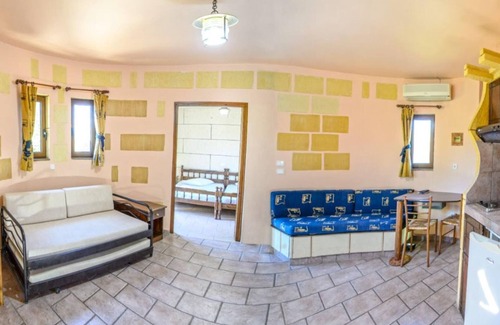 Nopigia House | Anemomili Village