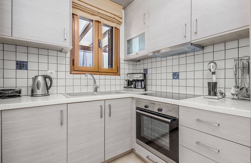 Skiros House | Anemonisia Skyrian Living