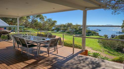 Lake Wangary House | Angasi Is One Of Coffin Bay's Premium Properties - With Free Wifi