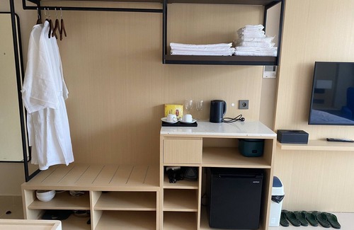 Cam Ranh Apartment | Angela Serviced Apartment 2 single beds