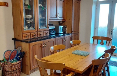 Trearddur Bay Apartment | ANGLESEY, Treaddur Bay, King Arthur Suite 6 bed apartment ideal for family hols.