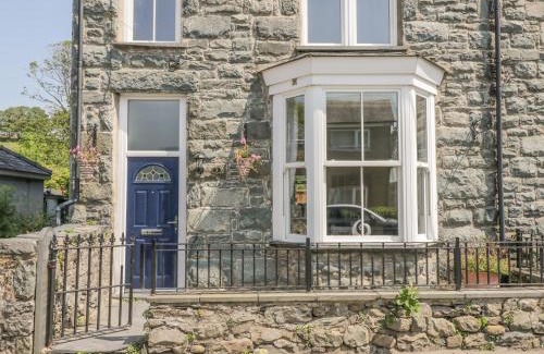 Llanbedr House | Angorfa