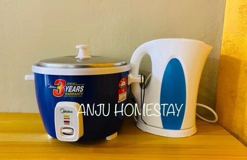 Interior Divison House | ANJU HOMESTAY BEAUFORT