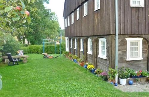 Seifhennersdorf House | Anne Leipert Modern retreat