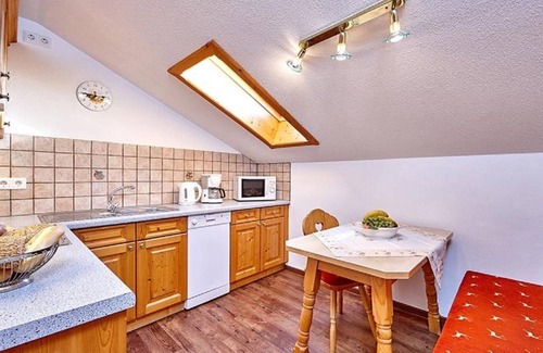 Wallgau Apartment | Anneliese, guest house - "Nr. 6" apartment, 1 bedroom, shower, WC