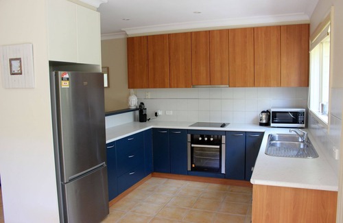 Cowes Villa | Annie's Place - Two Bedroom Villa, Sleeps 4