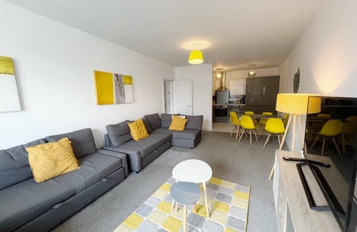 Easton Apartment | Anstey Heights - Apartment 8 - Hopewell