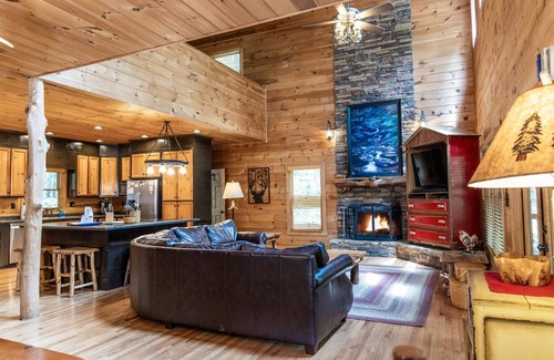 Morganton Cabin | Antler Lodge - Family Perfect, HotTub, FirePit, Pool Table, Creek, Pet Friendly