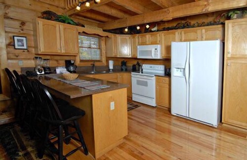 Townsend Cabin | Antlers MountainLodge~ Beautiful Mountaintop Cabin in the Smoky Mountains