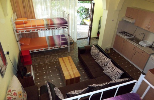 Urkmez Apartment | Apart1: izmir seferihisar ürkmez - Apartment with garden close2Sea FullEquipment