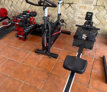 Valencina de la Concepcion House | Apartamento privado con piscina y jardin compartidos.