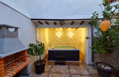 Aldeanueva de Barbarroya Apartment | Apartamentos Rurales Tinguatón