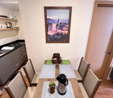 Centro Apartment | Apartamento 1 quarto, com garagem no centro próximo Hospital de Caridade