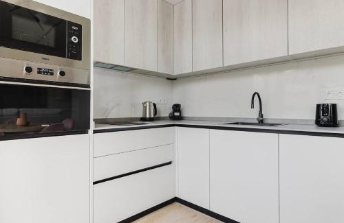 Cotos Apartment | Apartamento 4 - Moderno en Castellana - 4 Torres