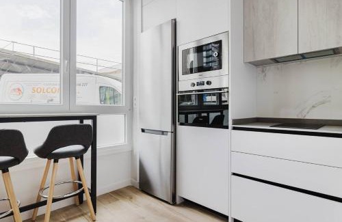 Cotos Apartment | Apartamento 4 - Moderno en Castellana - 4 Torres