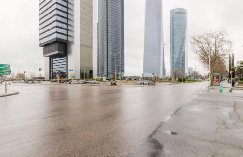 Cotos Apartment | Apartamento 5 - Elegante en Castellana - 4 Torres