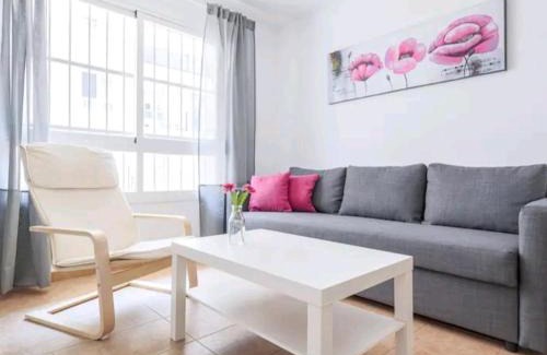 La Algaba Apartment | Apartamento con patio y piscina cerca de Sevilla