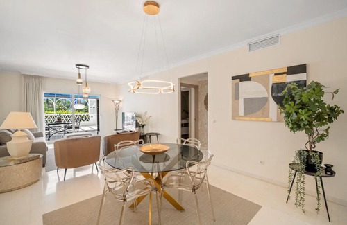 Puerto Banus Apartment | Apartamento de 2 dormitorios en Las Gaviotas - Puerto Banús