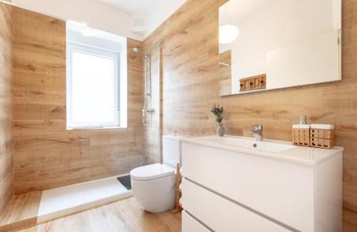 Basauri Apartment | Apartamento KUIA en Gran Bilbao con terraza y vistas a un parque