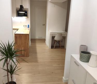 Las Campas y San Claudio Apartment | Apartamento LOS VEGA- parking privado