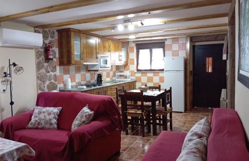 La Casa de la Noguera Apartment | Apartamentos El Callejón