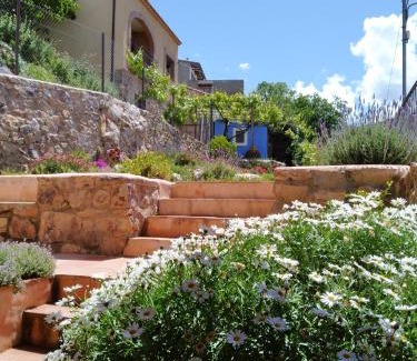 Cabanas del Castillo Apartment | Apartamentos bioclimáticos El Mirlo Azul