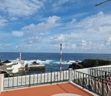 Santa Cruz das Flores Apartment | "Apartamentos do Farol" com vista para o mar